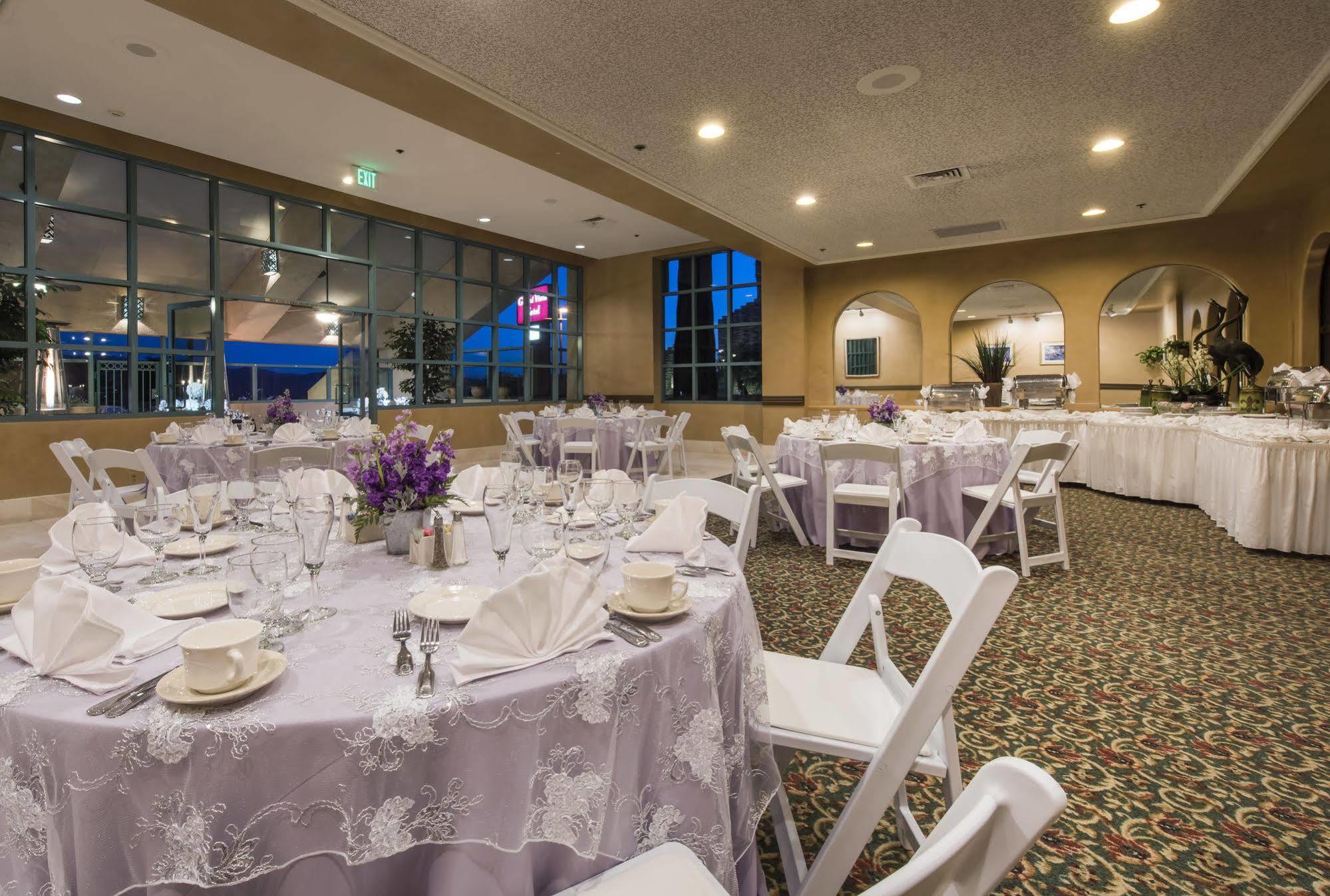 Grand Vista Hotel Simi Valley Exterior photo