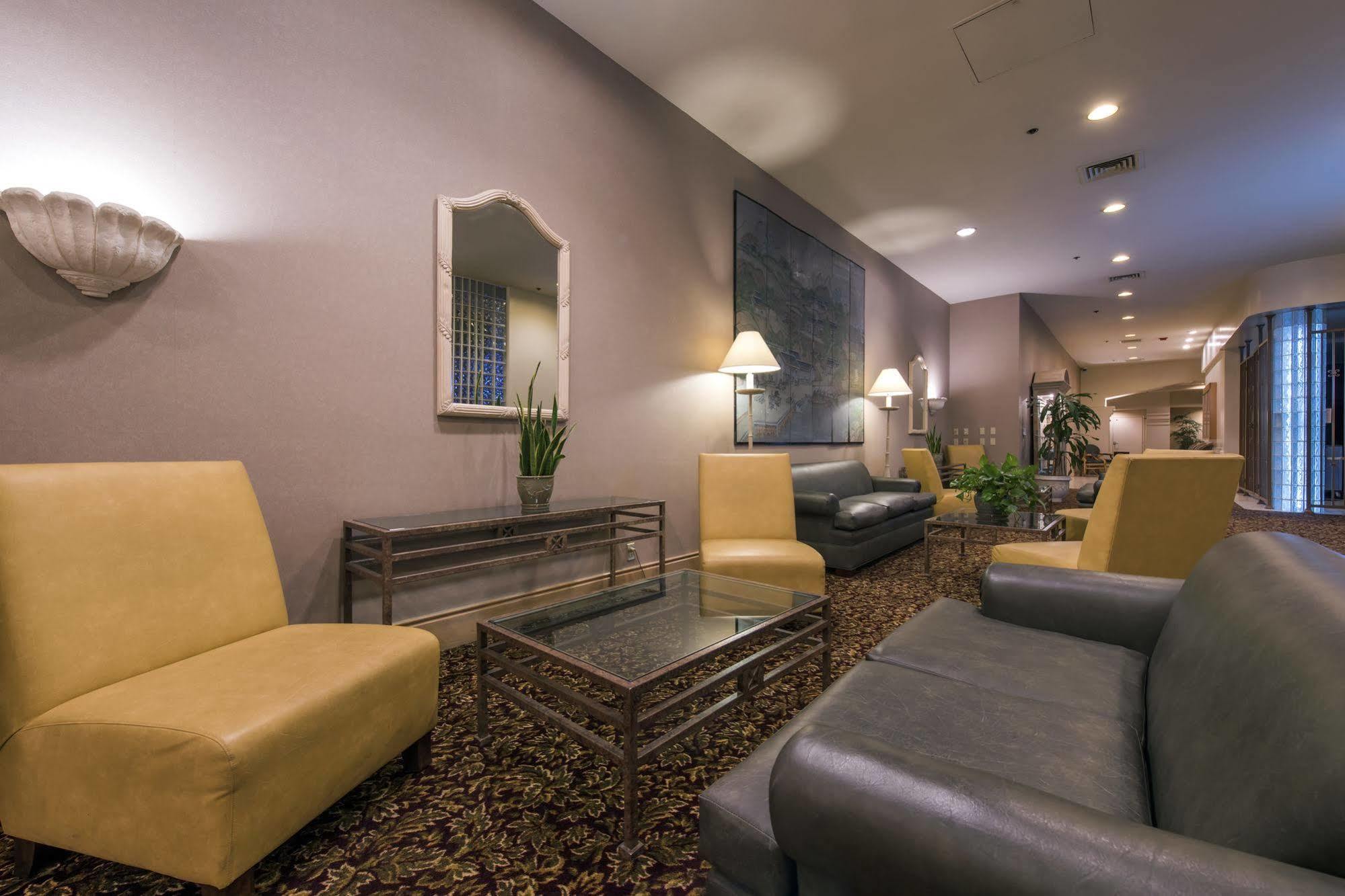 Grand Vista Hotel Simi Valley Exterior photo