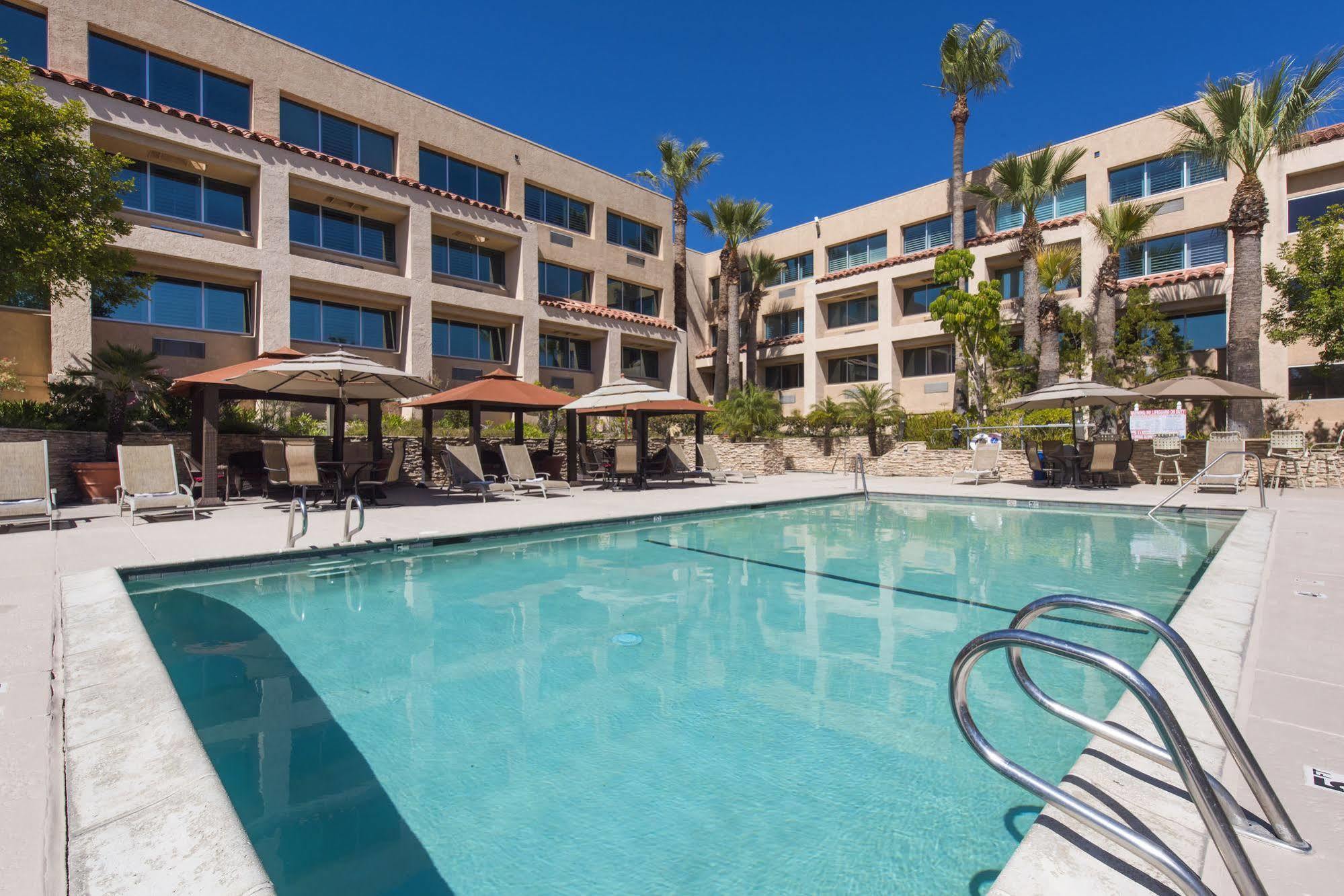 Grand Vista Hotel Simi Valley Exterior photo